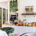 Hotel Queens Boutique Paris