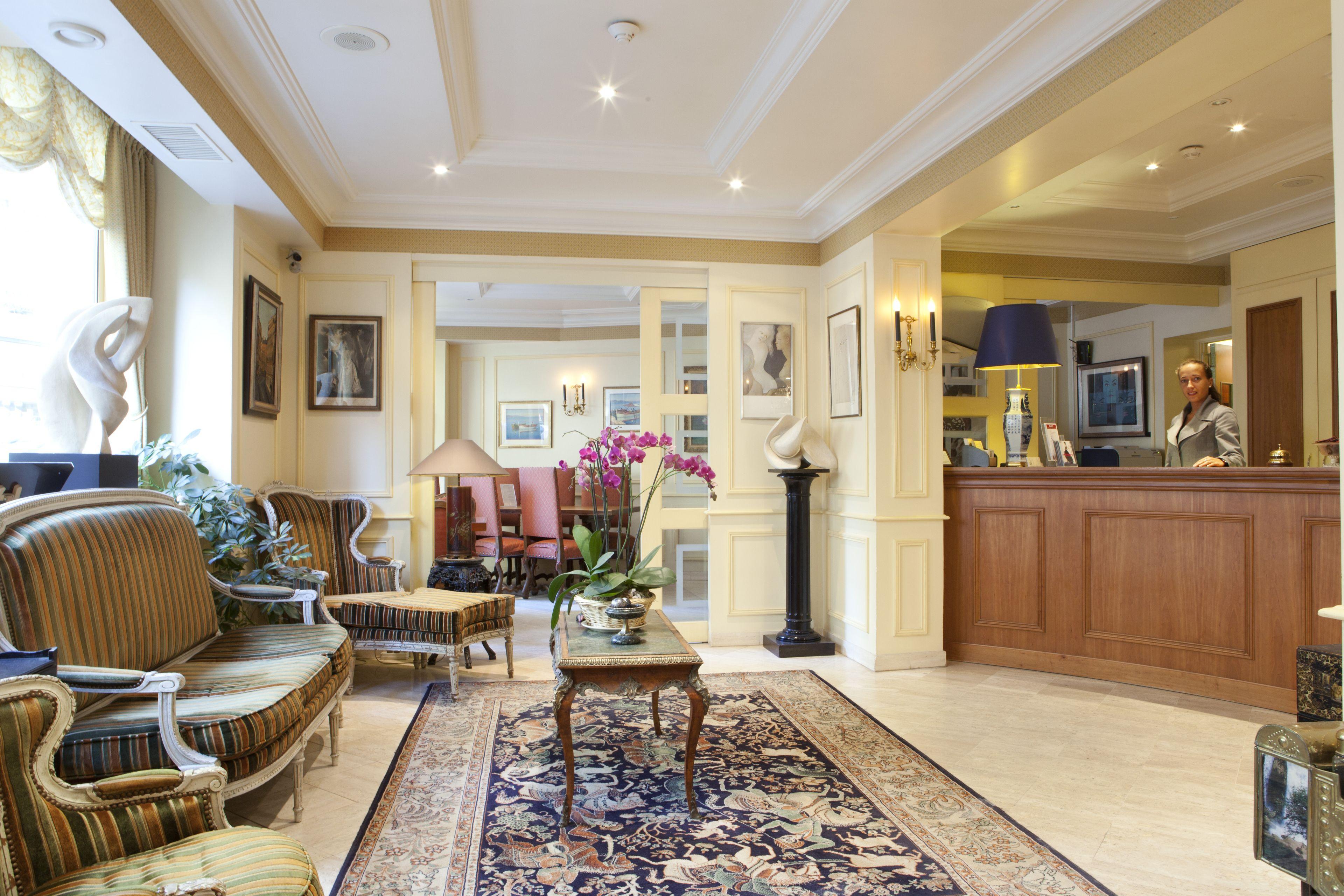 Queens Boutique Hotel 3*