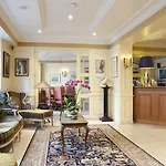 Queens Boutique Hotel 3*