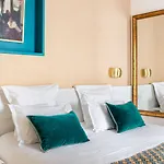 Queens Boutique Parigi