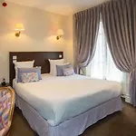 Queens Boutique 3*